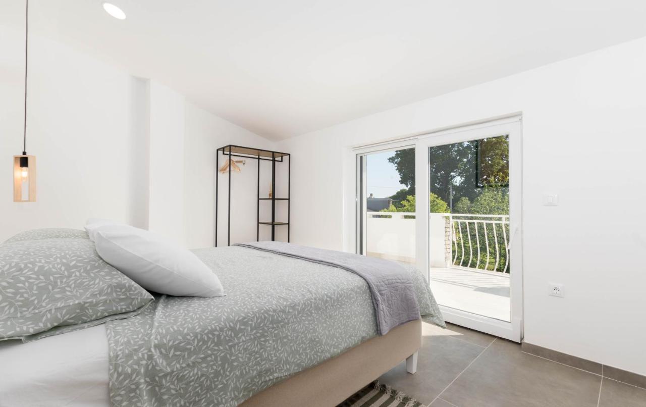 Apartment Eros Šišan Eksteriør billede